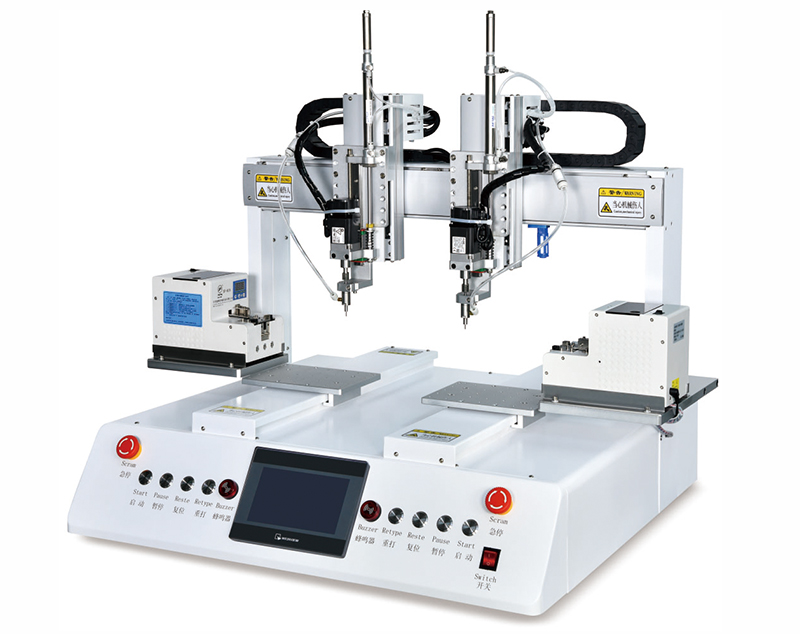 Automatic locking screw machine